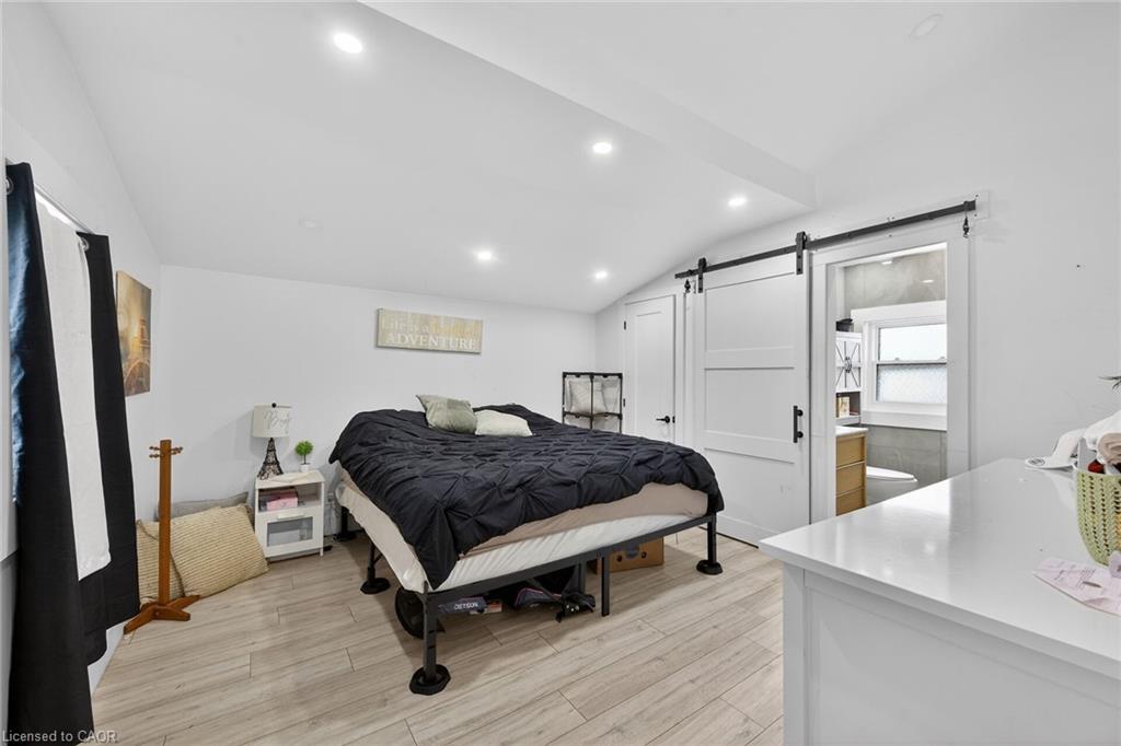 27 Cayuga Street N Property Photo 35