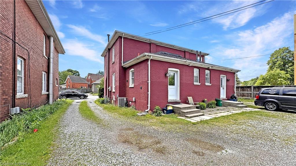 273 Brant Avenue Property Photo 2