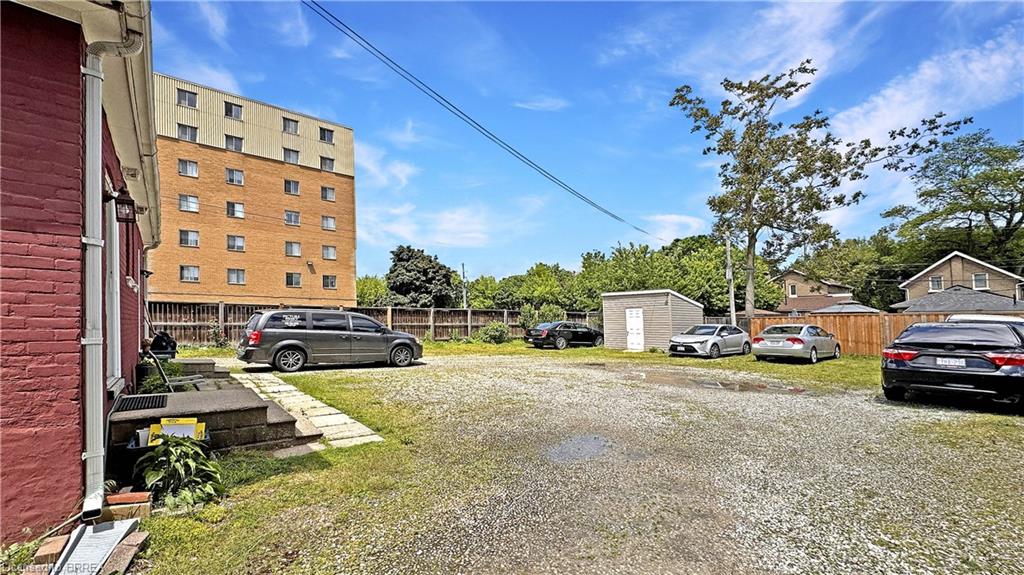 273 Brant Avenue Property Photo 3