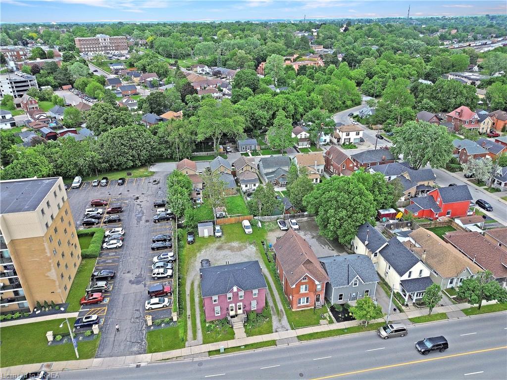 273 Brant Avenue Property Photo 21