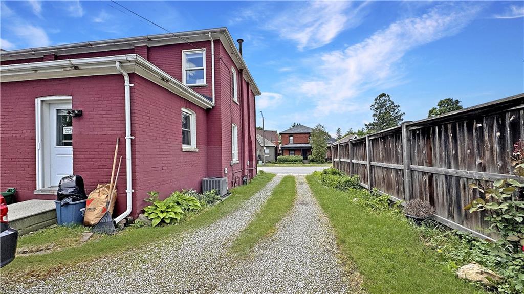 275 Brant Avenue Property Photo 2