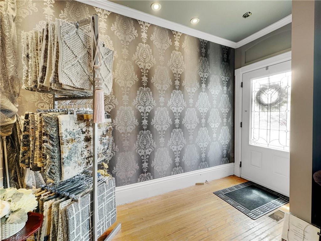 275 Brant Avenue Property Photo 8