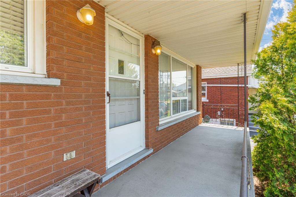 186 Adeline Avenue Property Photo 4
