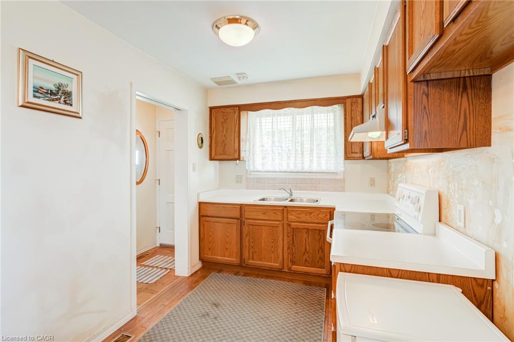 186 Adeline Avenue Property Photo 10
