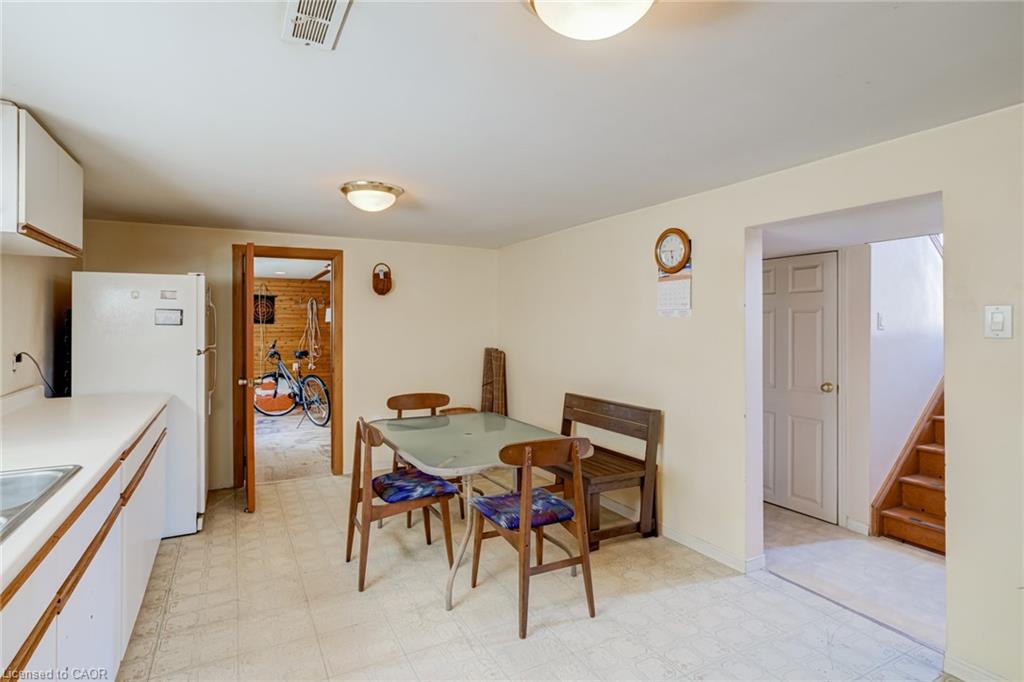 186 Adeline Avenue Property Photo 33