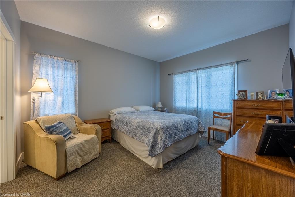 9 Pursel Street Property Photo 6