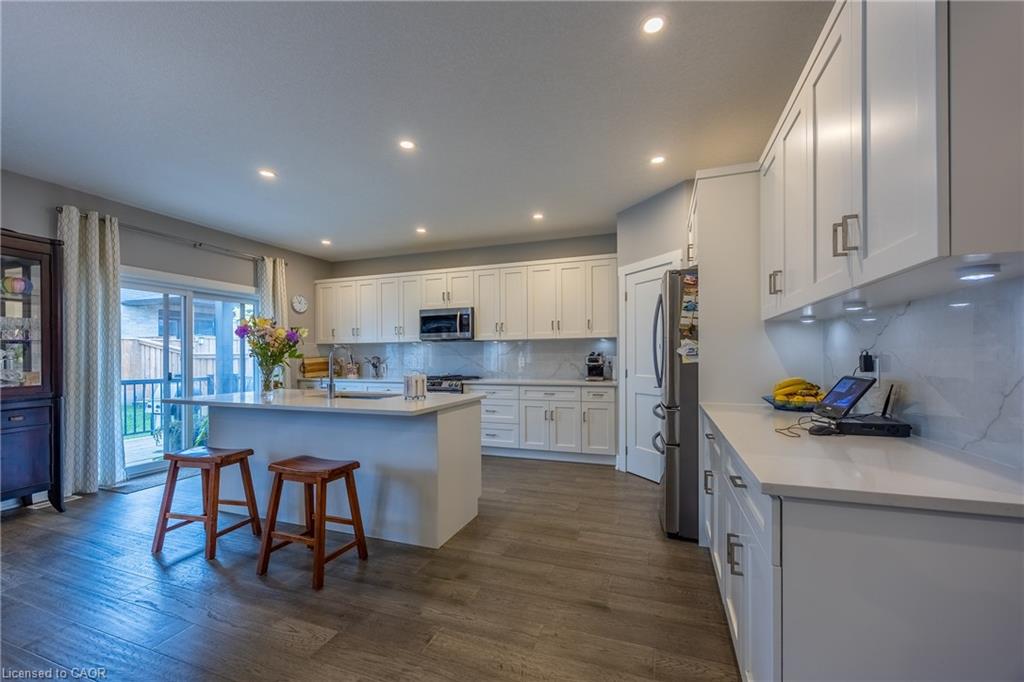 9 Pursel Street Property Photo 10