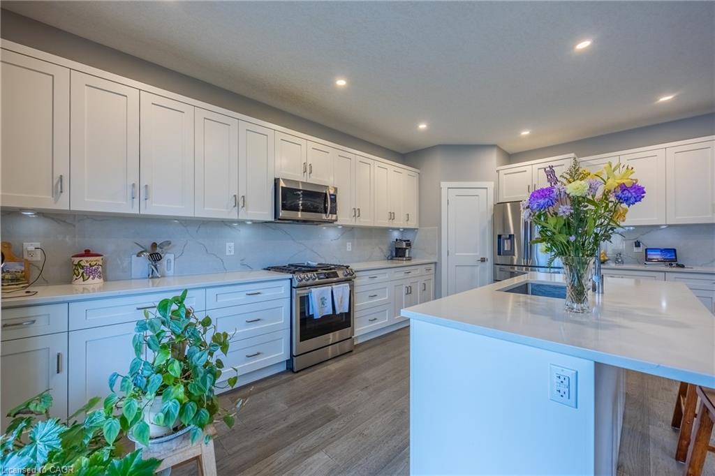 9 Pursel Street Property Photo 11