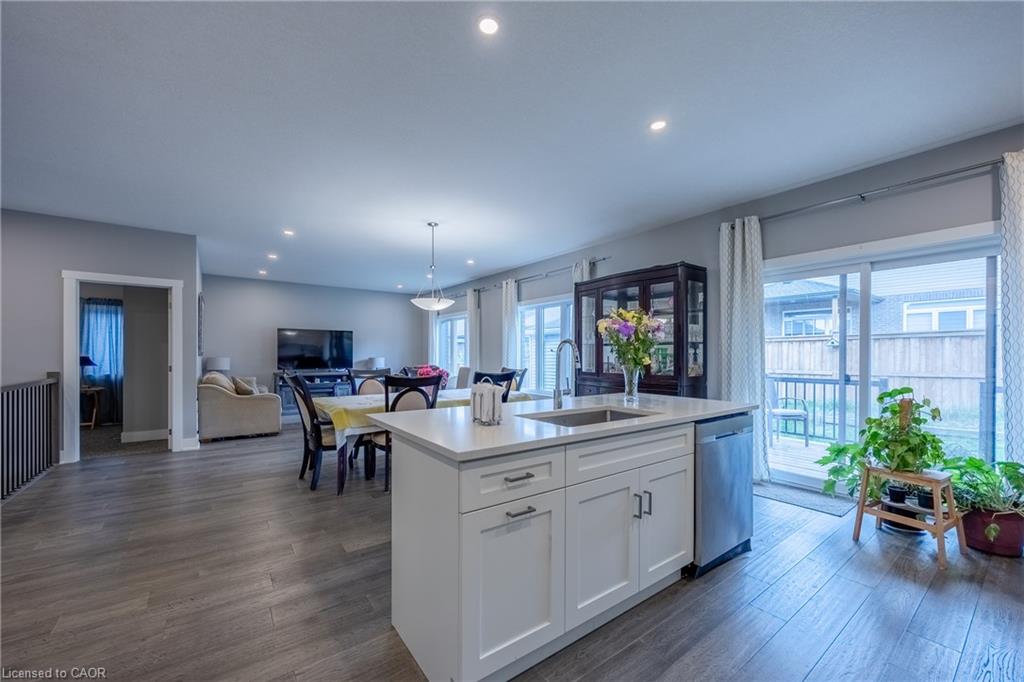 9 Pursel Street Property Photo 12