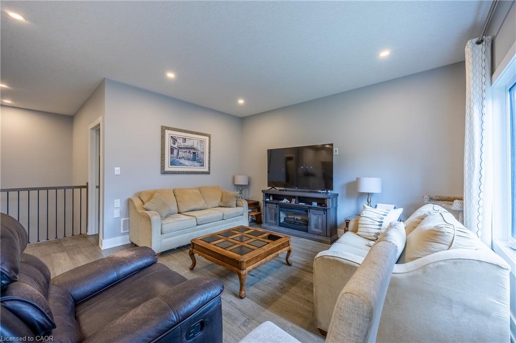 9 Pursel Street Property Photo 14
