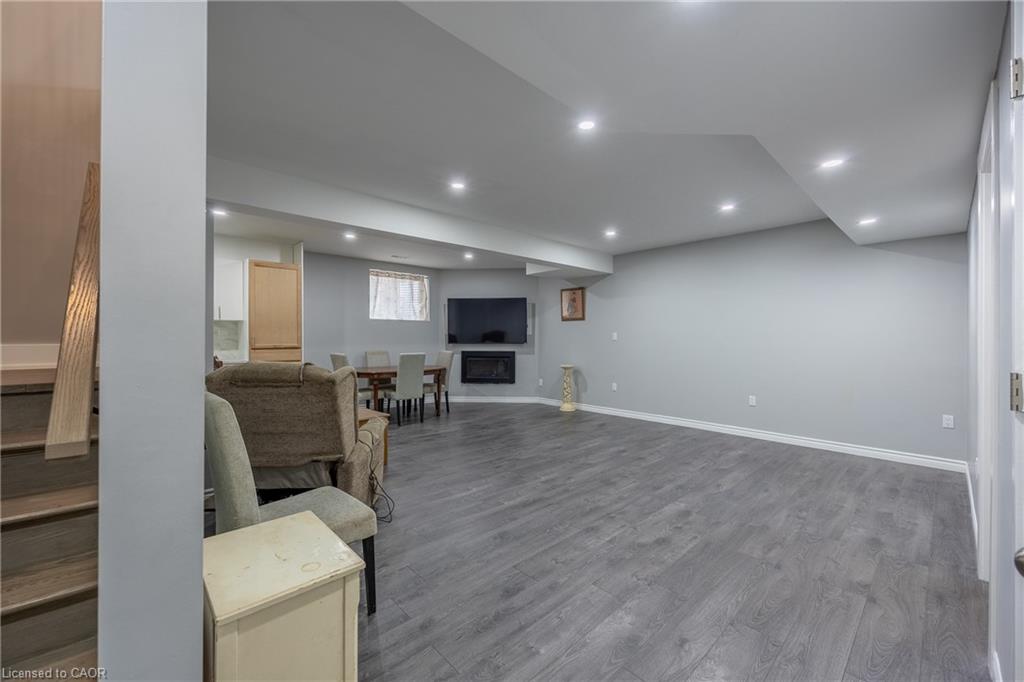9 Pursel Street Property Photo 19