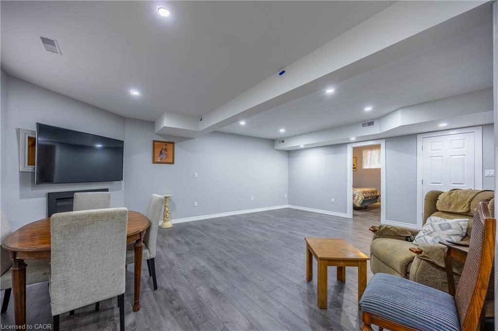 9 Pursel Street Property Photo 21