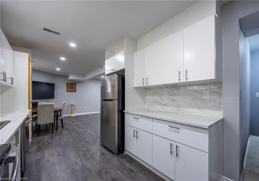 9 Pursel Street Property Photo 23