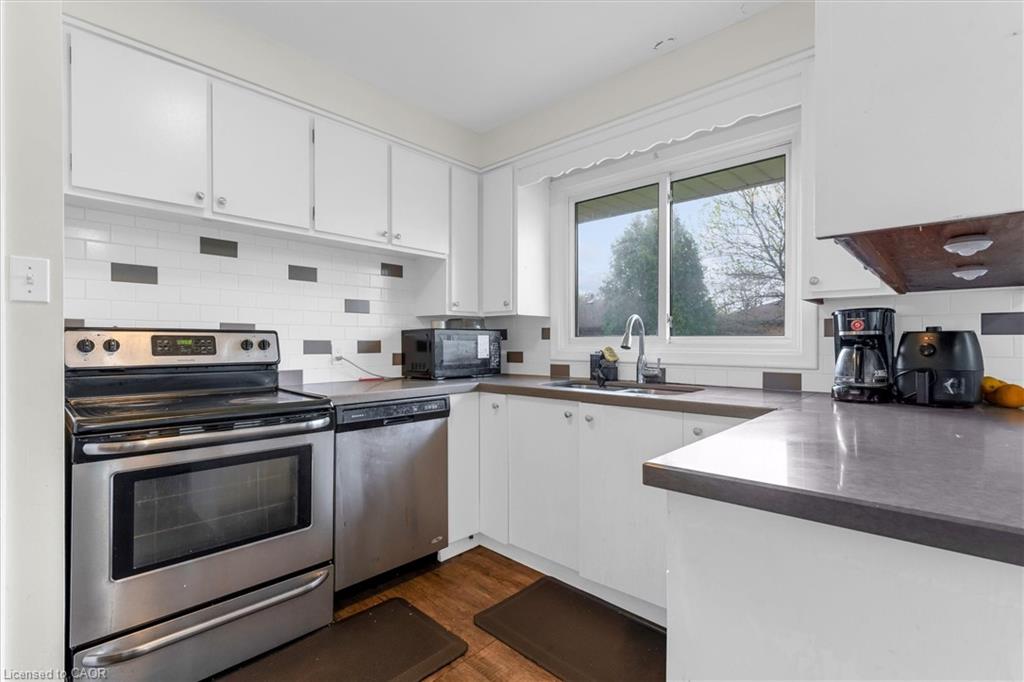 46 Beaconsfield Drive Property Photo 13