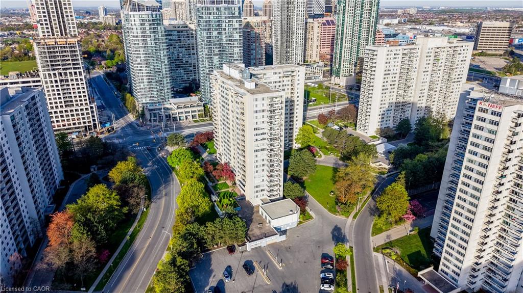 2013-3590 Kaneff Crescent Property Photo 3