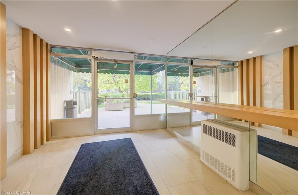 2013-3590 Kaneff Crescent Property Photo 5