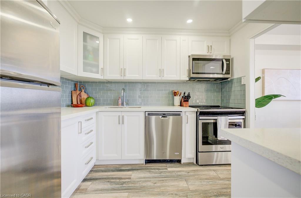 2013-3590 Kaneff Crescent Property Photo 19