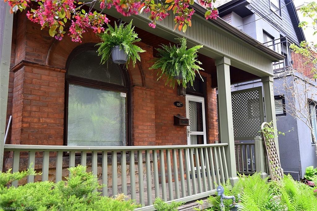 128 Hess Street S Property Photo 5