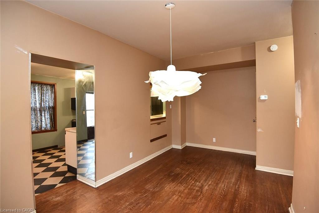 128 Hess Street S Property Photo 14