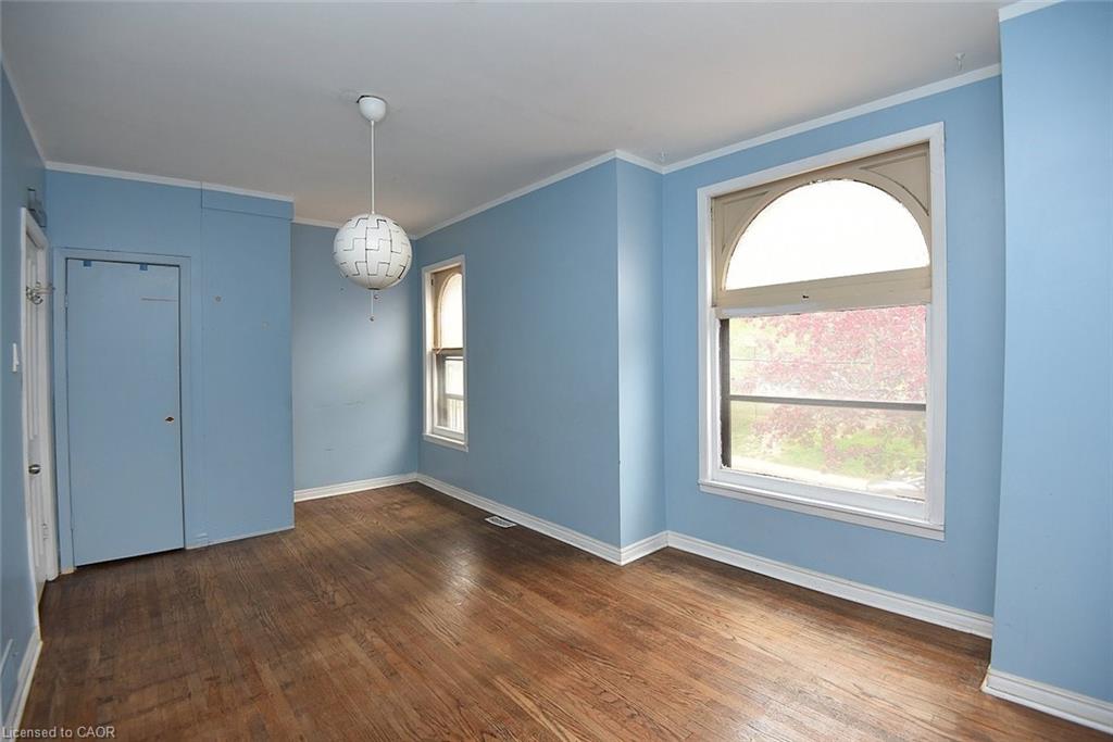128 Hess Street S Property Photo 25