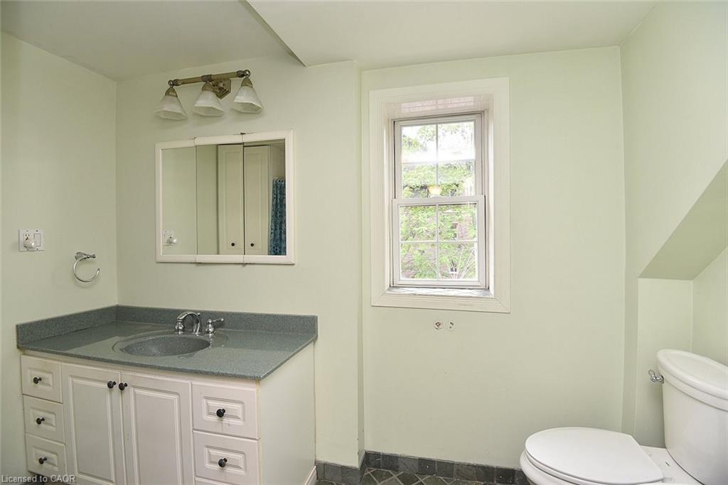 128 Hess Street S Property Photo 30