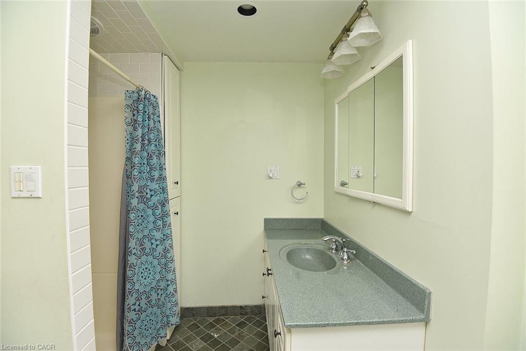 128 Hess Street S Property Photo 31