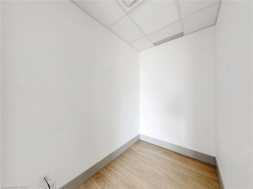 612 Upper James Street Property Photo 8
