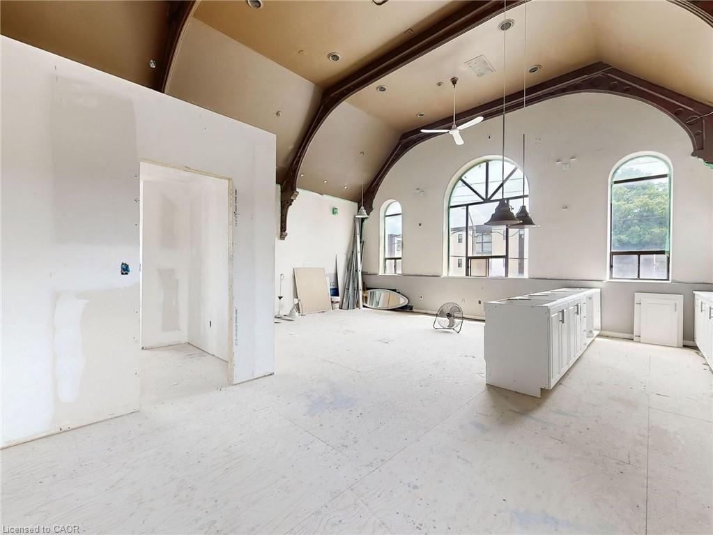 612 Upper James Street Property Photo 25