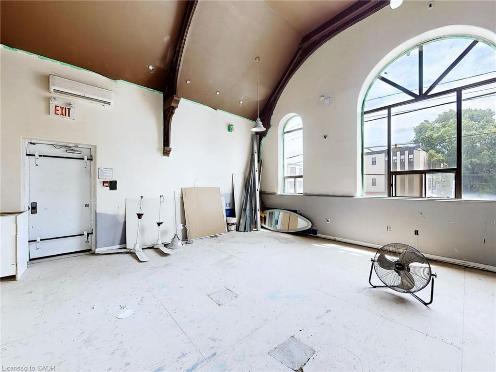 612 Upper James Street Property Photo 26