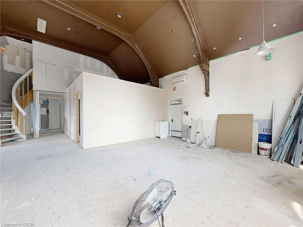 612 Upper James Street Property Photo 30