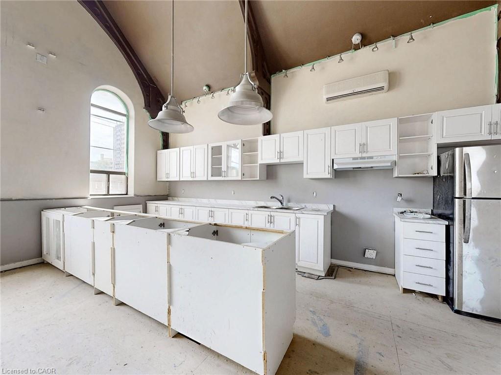 612 Upper James Street Property Photo 31