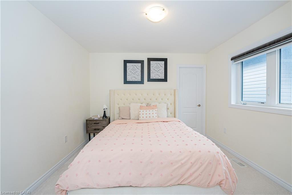 22 Oaktree Drive Property Photo 34