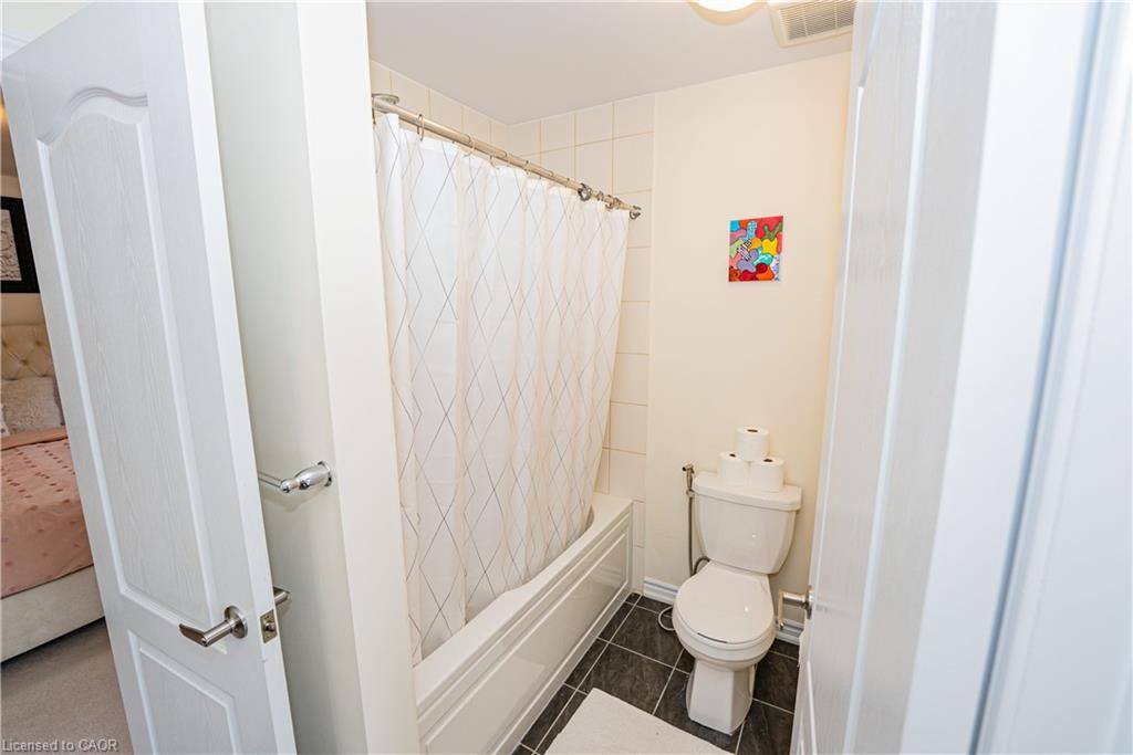 22 Oaktree Drive Property Photo 38