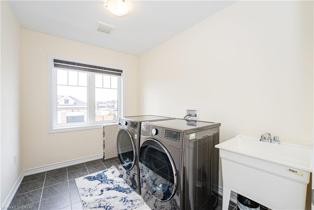 22 Oaktree Drive Property Photo 39