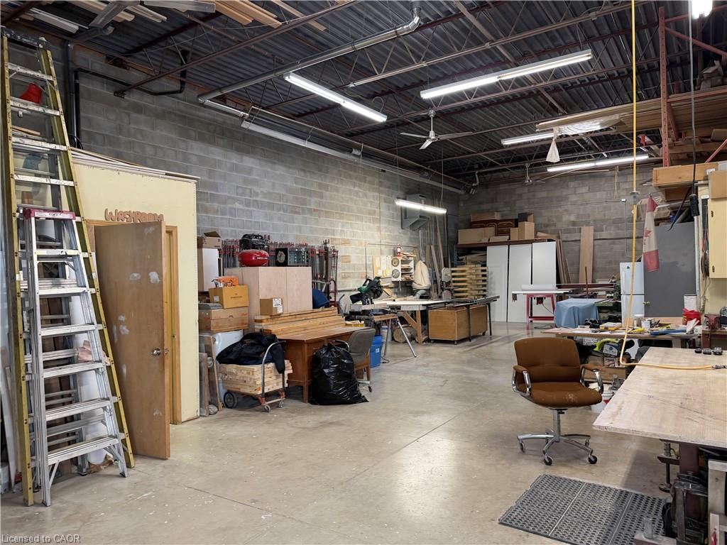 6-889 Barton Street Property Photo 3