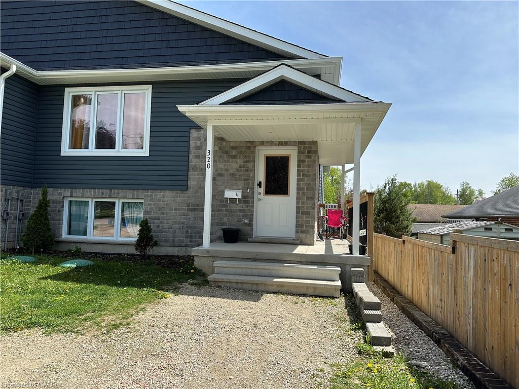 320 Nelson Street N Property Photo 2