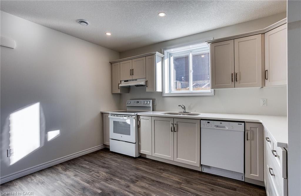 320 Nelson Street N Property Photo 15