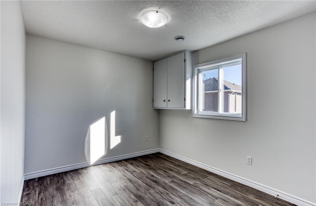 320 Nelson Street N Property Photo 16