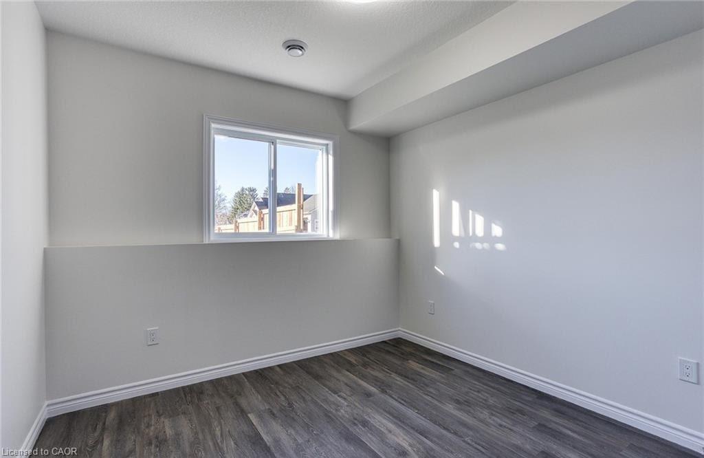 320 Nelson Street N Property Photo 17