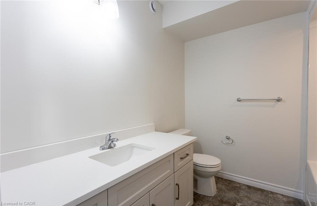 320 Nelson Street N Property Photo 18