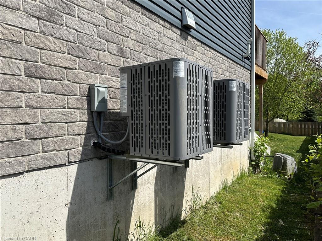 320 Nelson Street N Property Photo 24