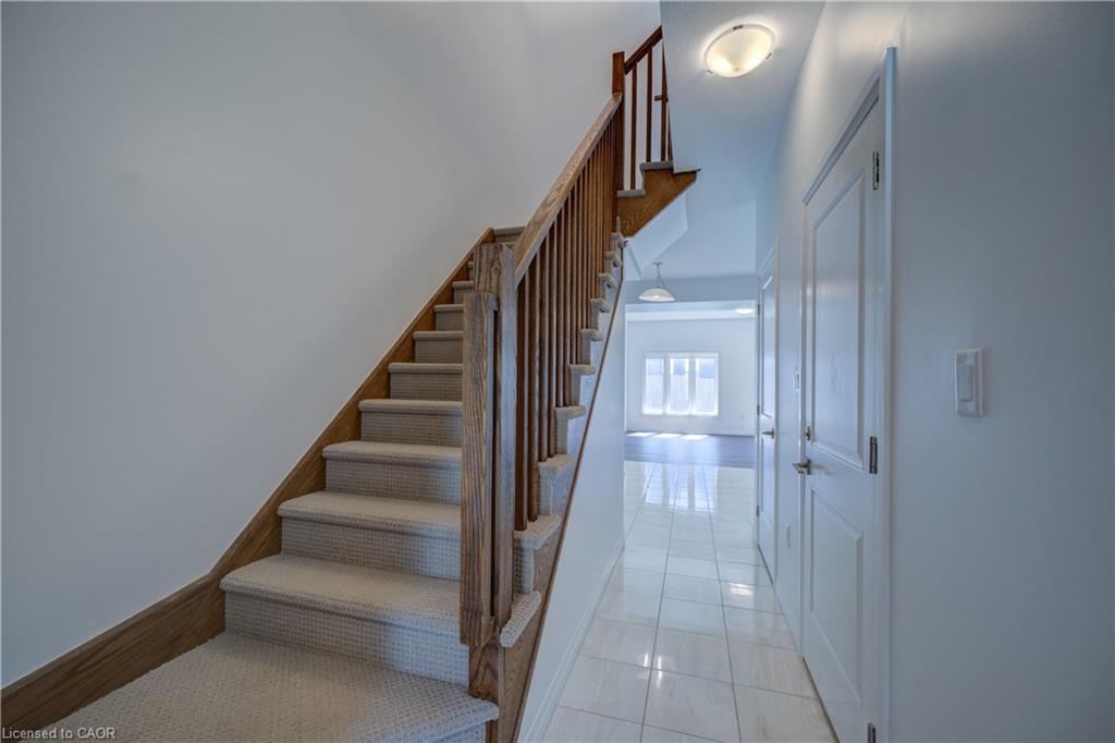 23-30 Times Square Boulevard Property Photo 3