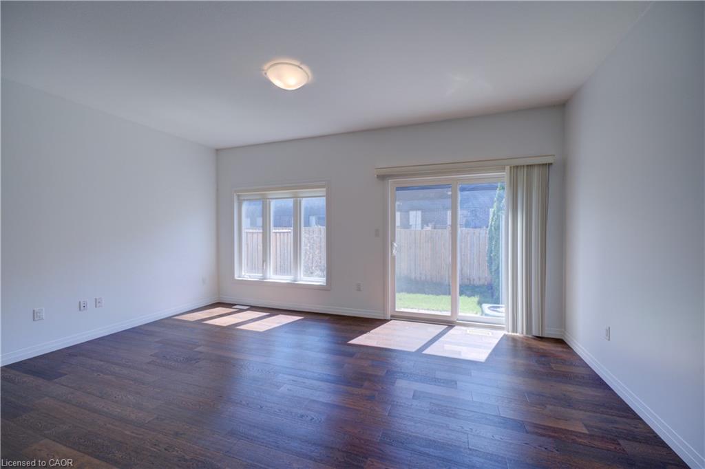 23-30 Times Square Boulevard Property Photo 7