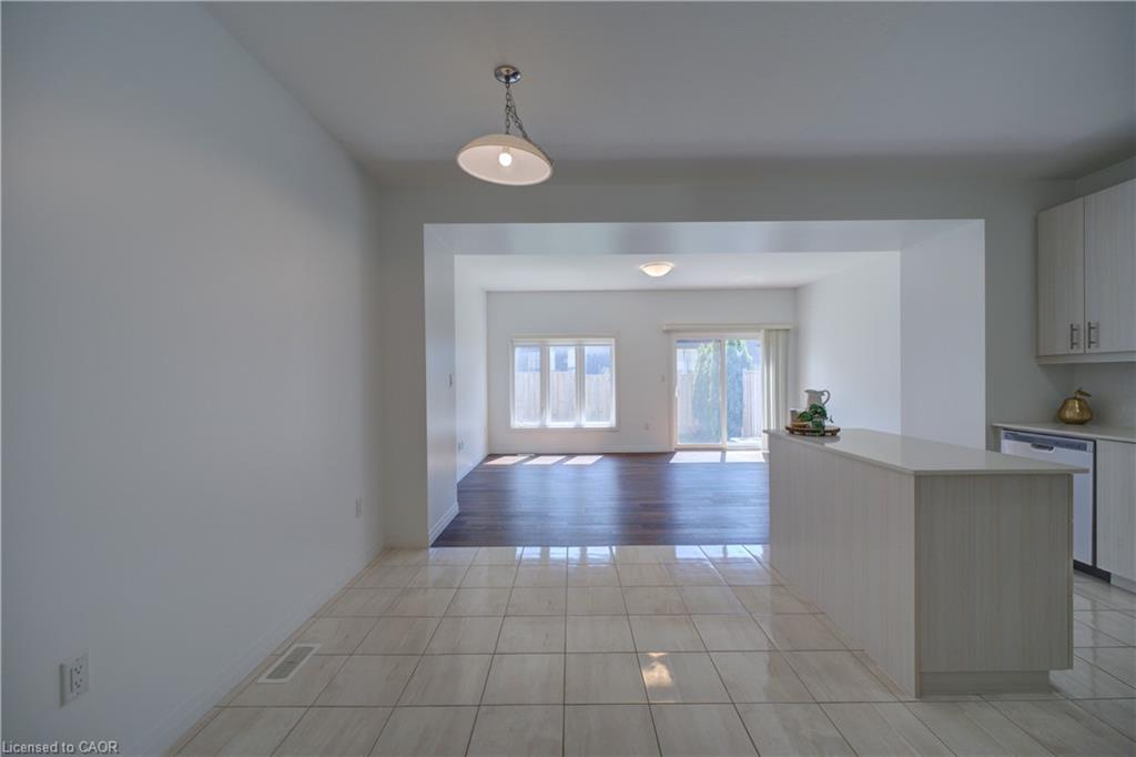 23-30 Times Square Boulevard Property Photo 8