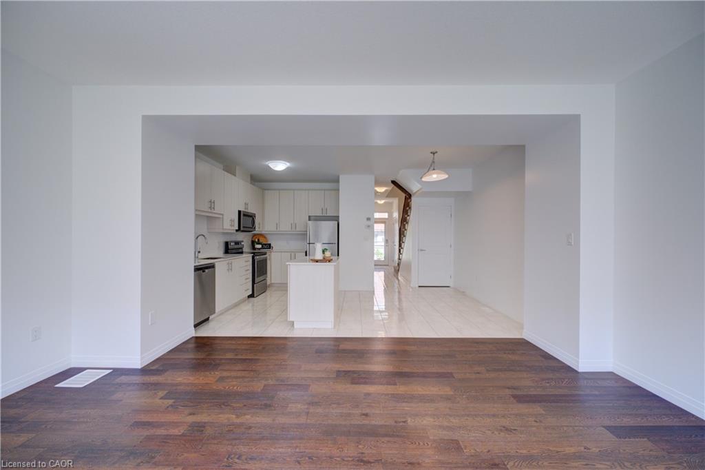 23-30 Times Square Boulevard Property Photo 21