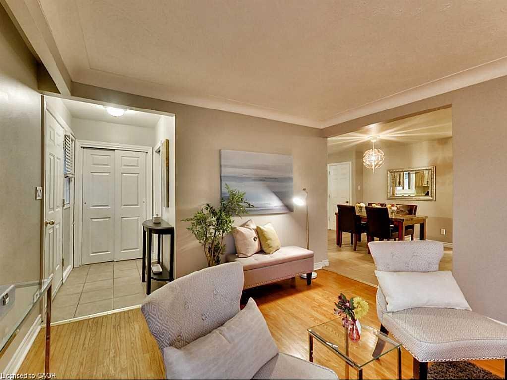 96 Manning Avenue Property Photo 3