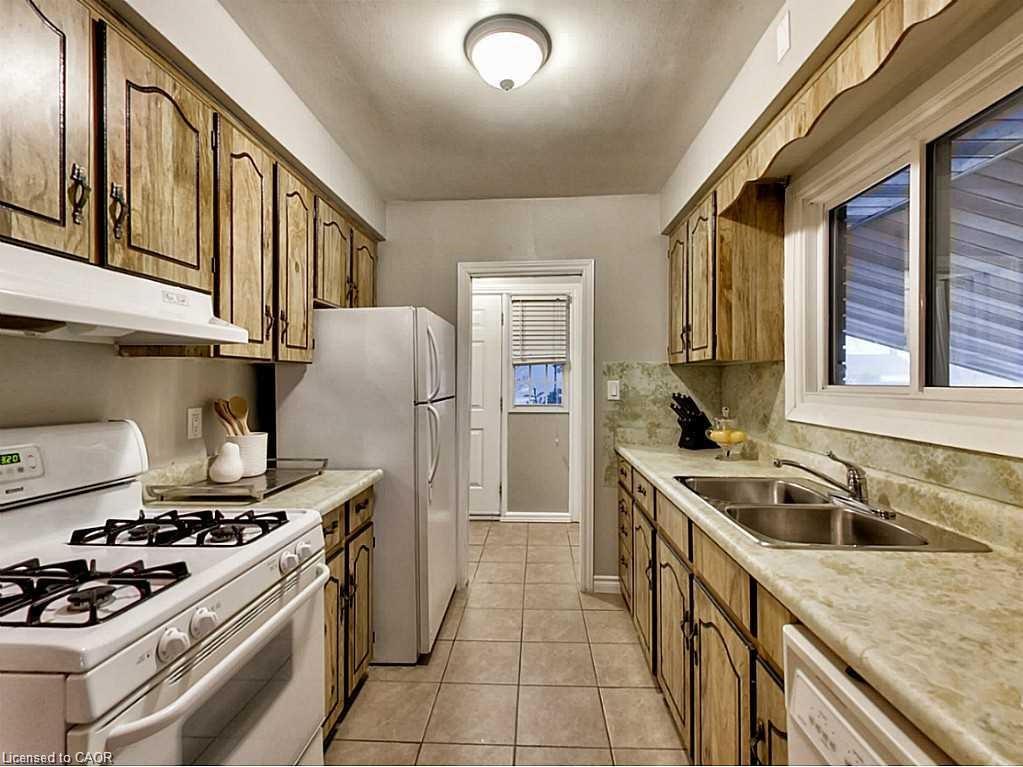 96 Manning Avenue Property Photo 7