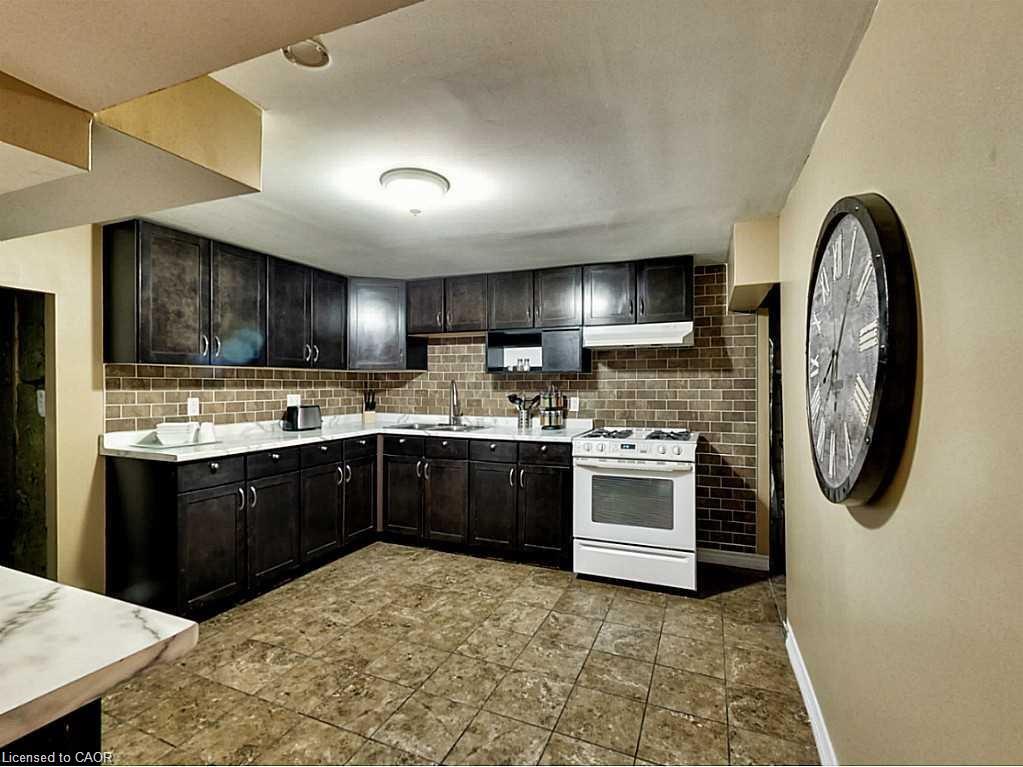 96 Manning Avenue Property Photo 17