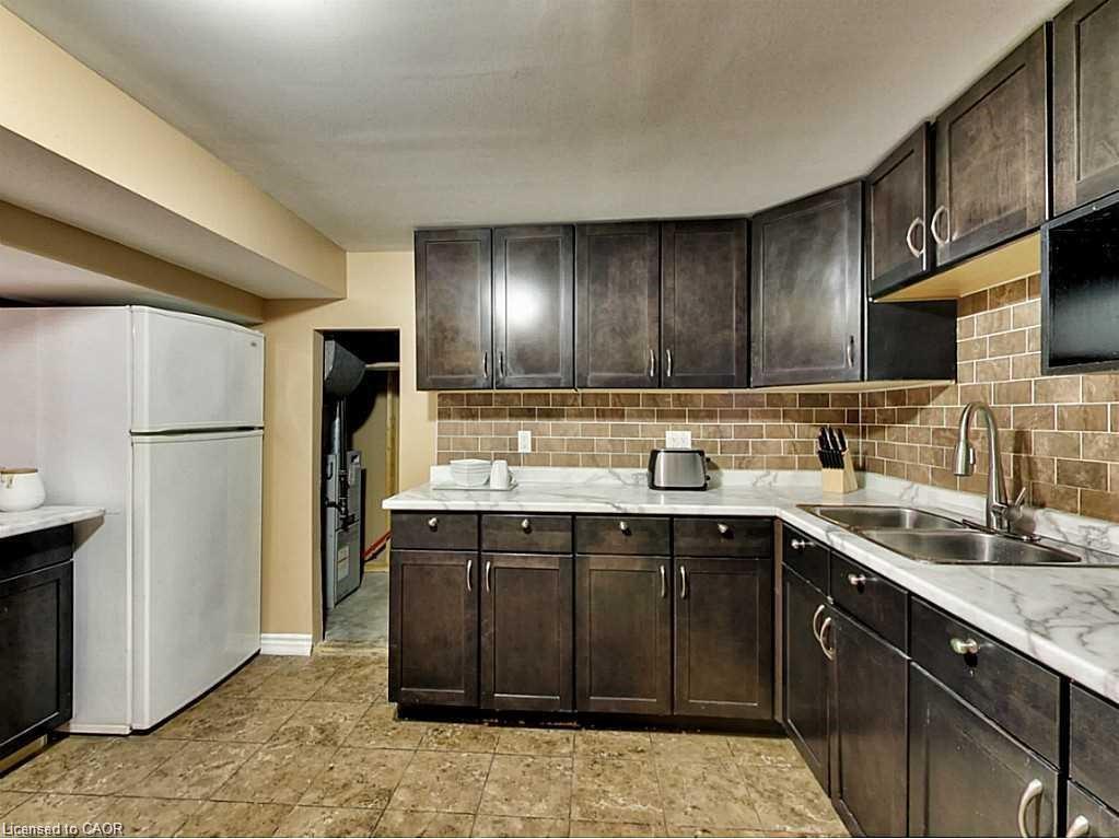 96 Manning Avenue Property Photo 18