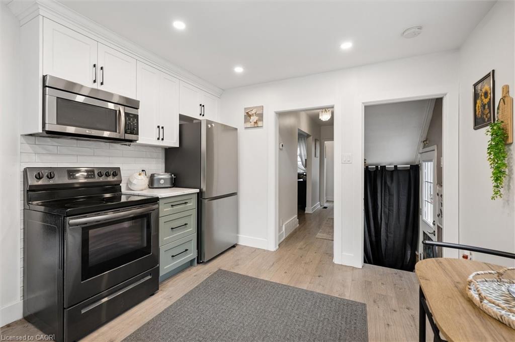 786 Stirling Avenue S Property Photo 12